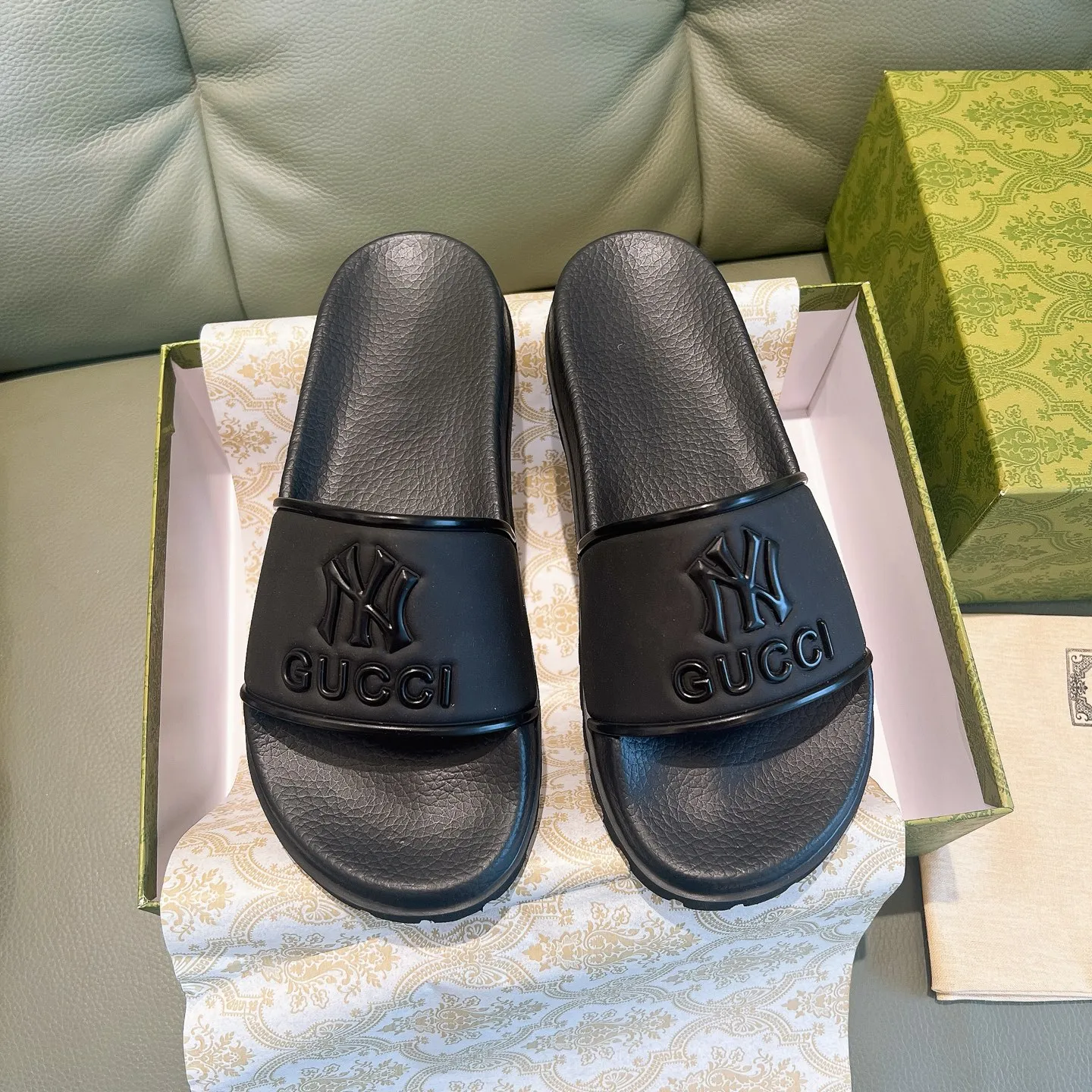 Men's Men's Shoes 130🐮🐮Gucci Gucci Slippers Gucci 2024 latest beach sandals slippers Original molding double G LOGO Original molding consistent Outsole: Men's Men's Shoes u double-layer outsole Size: 35-46